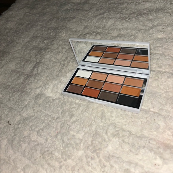 Lash Step Matte about you Eyeshadow Palette - Picture 5 of 7